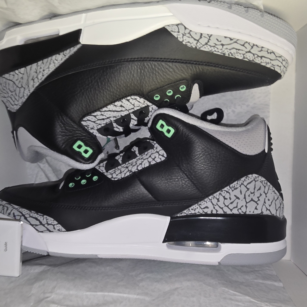 Jordan 3 Green Glow sz13